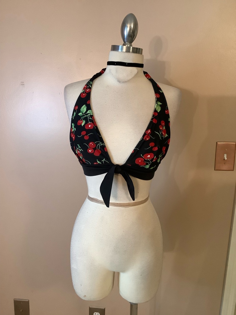 Vintage Retro Y2K 90’s Black Cherry Print Halter Tie back Bikini Swim Top Large